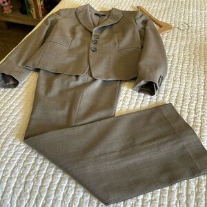 Ann Taylor classic 2 piece pant suit. 30” inseam three button jacket